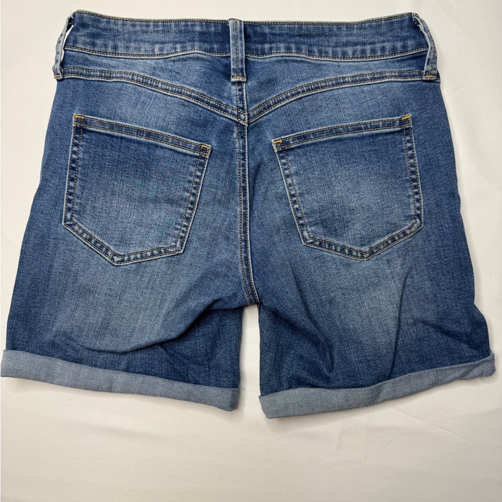 GBG Los Angeles Distressed Denim Bermuda Shorts Size 26 Cuffed - Picture 2 of 4